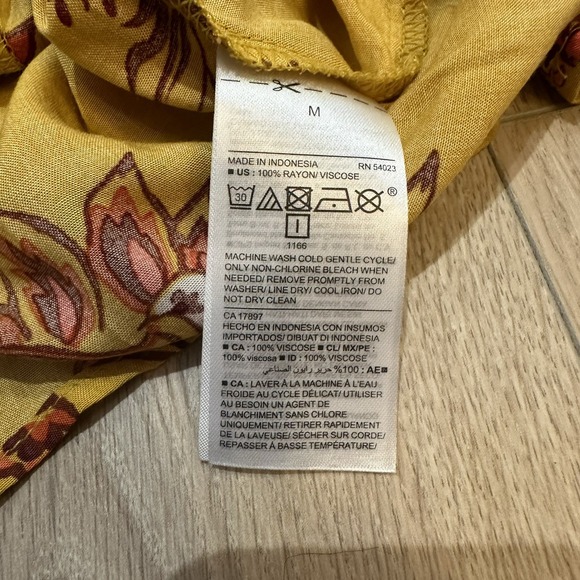 Old Navy Womens Yellow/Gold Floral 3/4 Flutter Sleeve Bohemian Top NWT! Fall - Picture 7 of 8